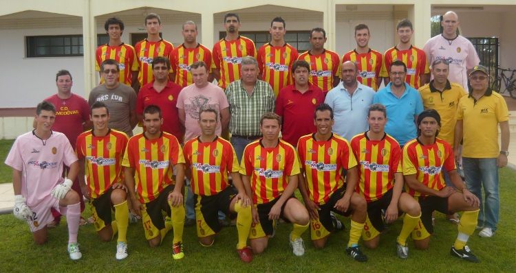 Equipa de sniores do Clube Desportivo de Almodvar